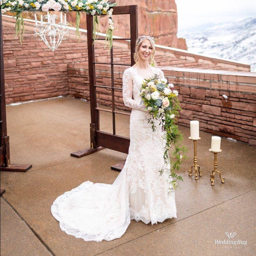 Wedding gown
